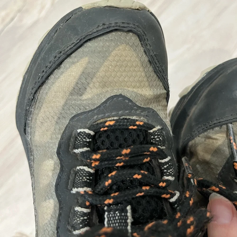 Merrell Kids Shoes in Black and Tan Waterproof Size 11 - Picture 11 of 11